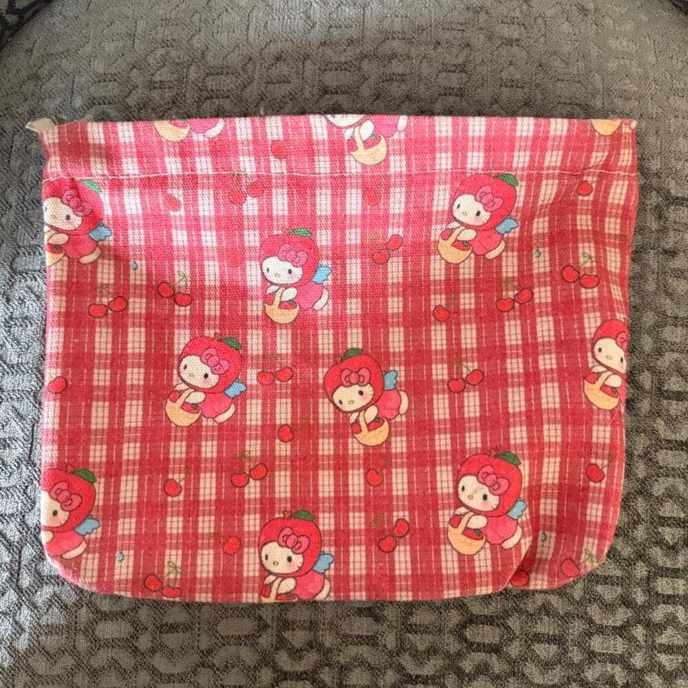 Sanrio Women's Pink and Red Bag